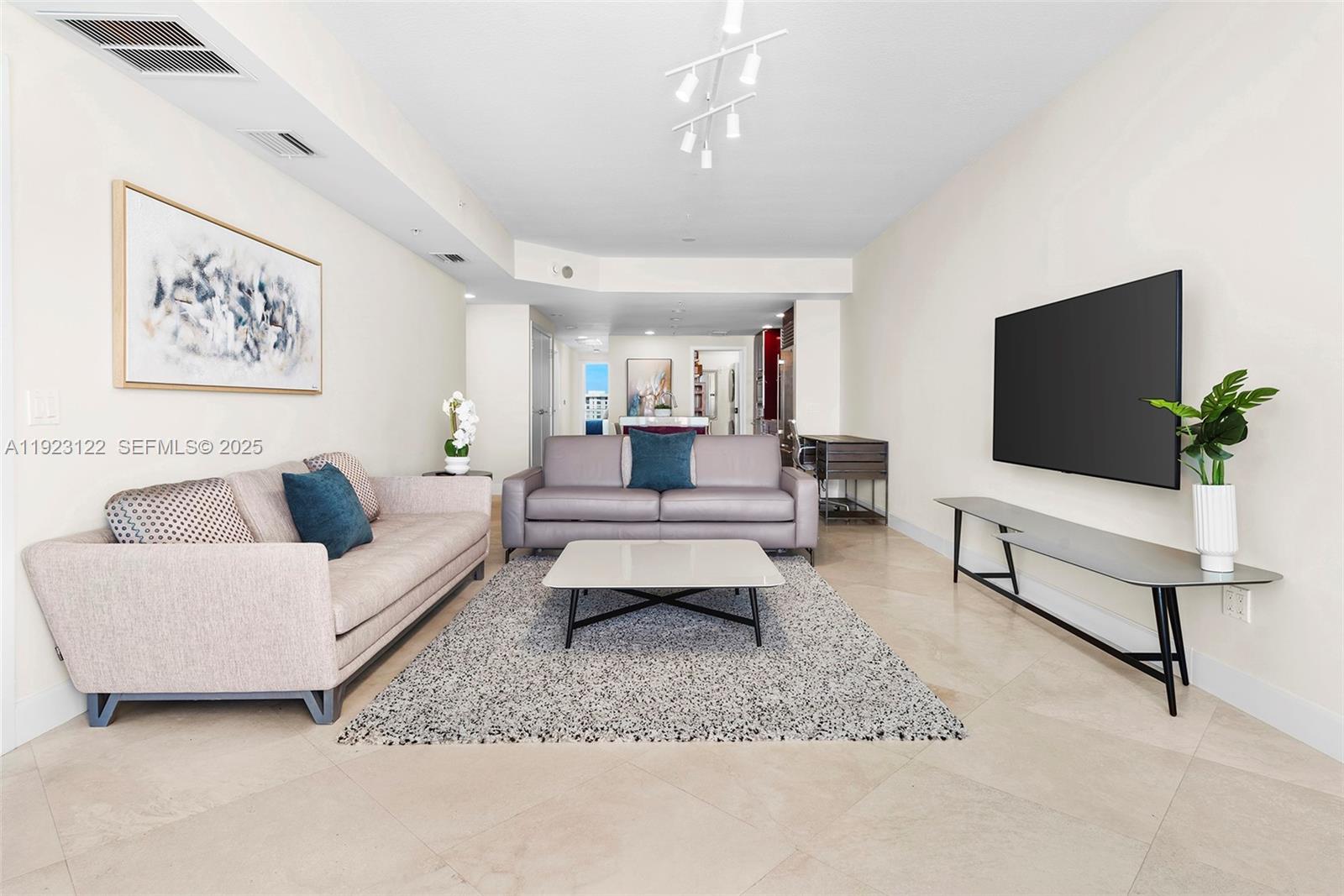 3801 Collins Ave # 1602