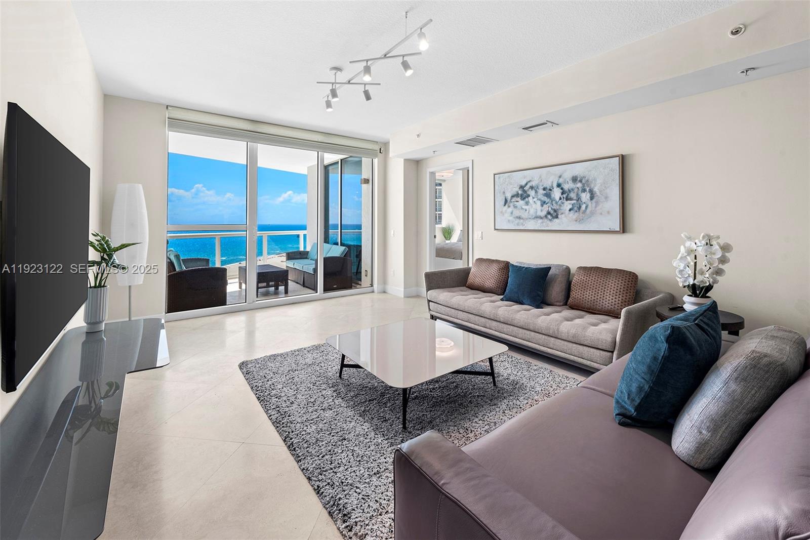 3801 Collins Ave # 1602