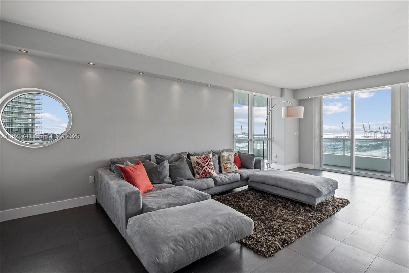 520 West Ave # 1701