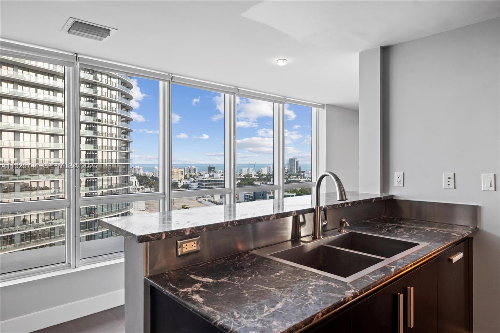 520 West Ave # 1701