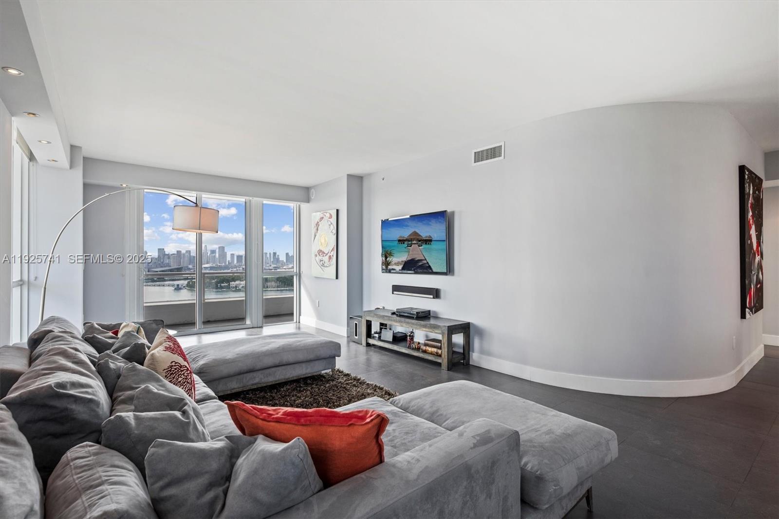 520 West Ave # 1701