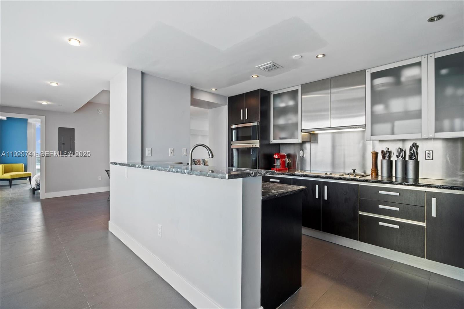 520 West Ave # 1701