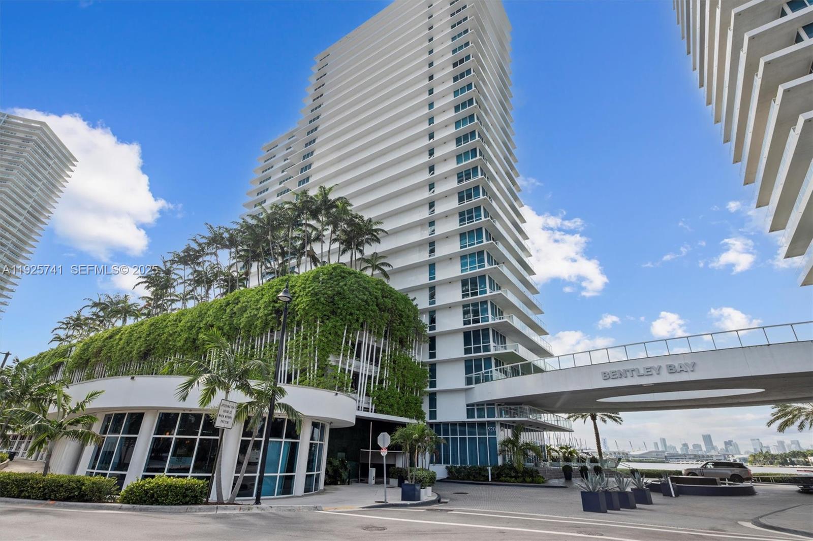 520 West Ave # 1701