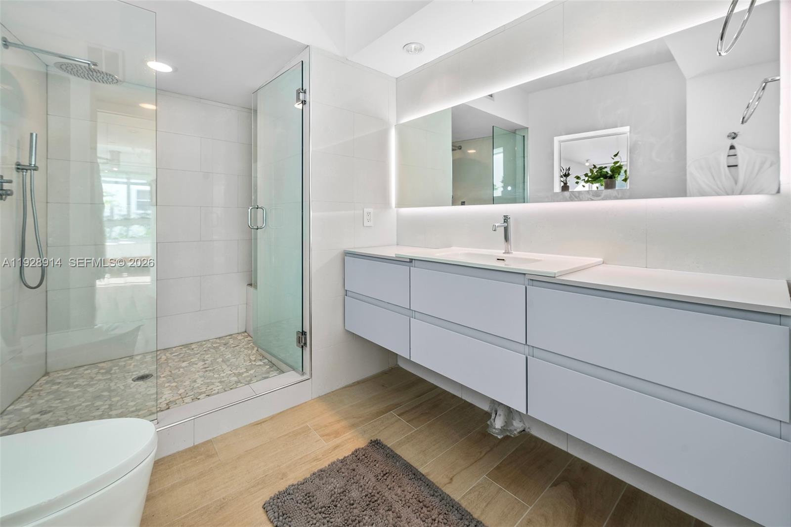 221 Jefferson Ave # 2