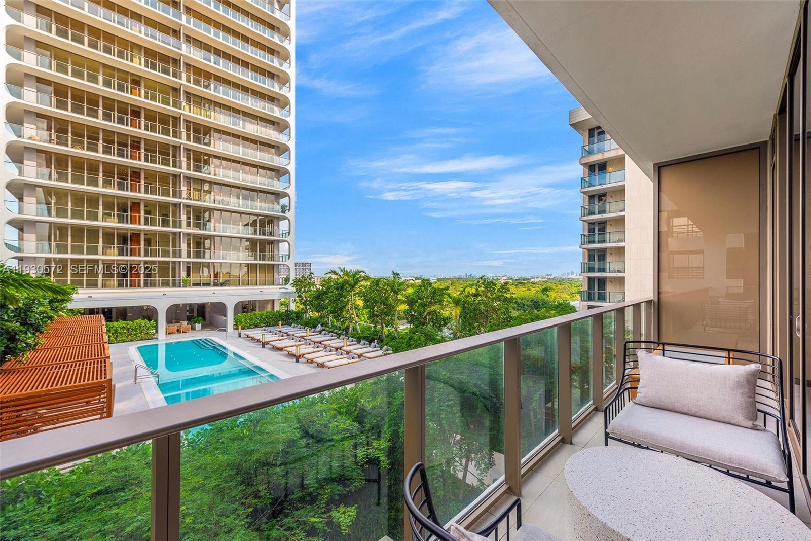 2655 S Bayshore Dr # 909