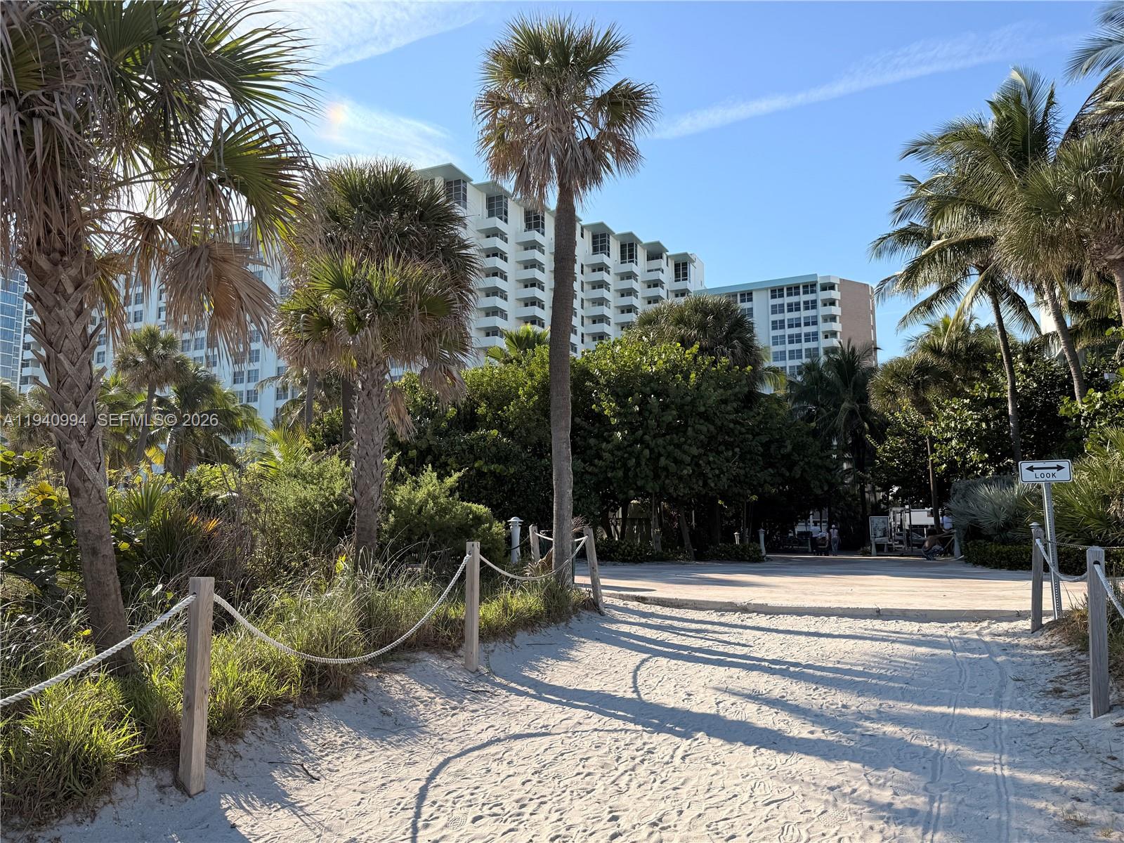 2899 Collins Ave # 723