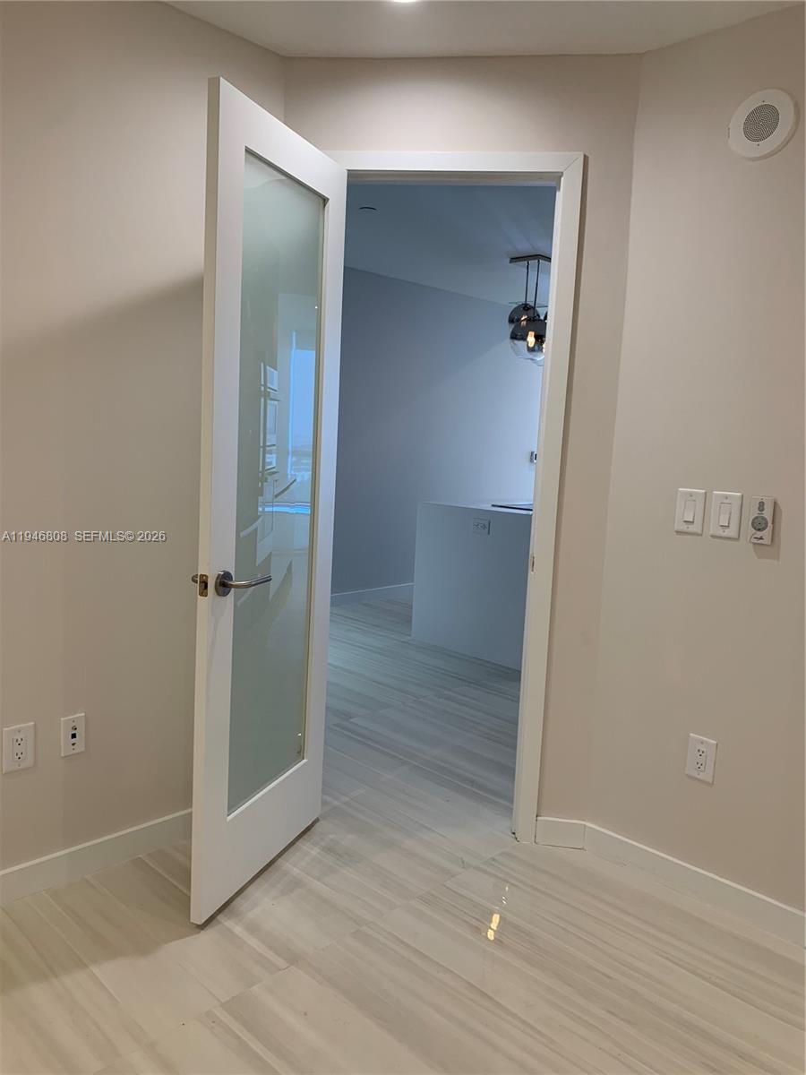 851 NE 1st Ave # 4608