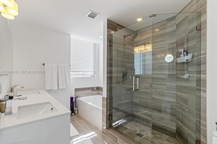1300 Brickell Bay Dr # 2803