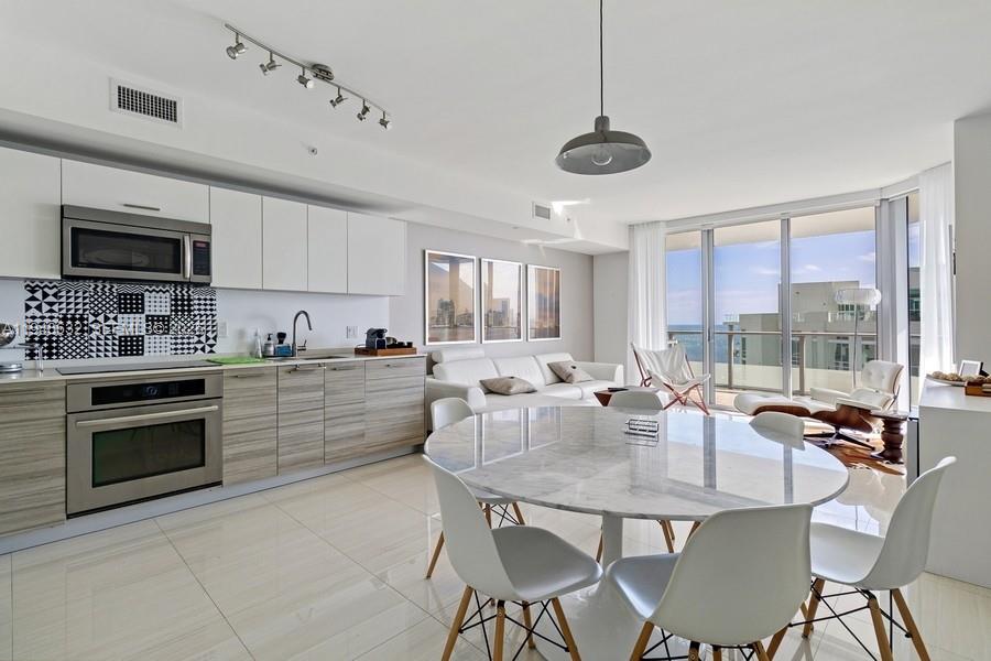 1300 Brickell Bay Dr # 2803