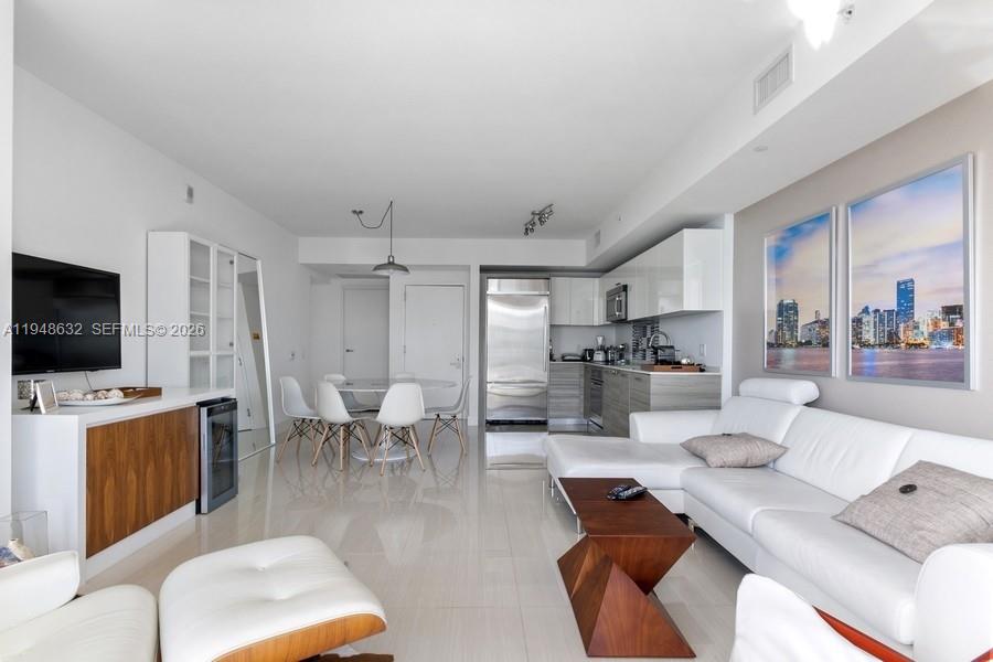 1300 Brickell Bay Dr # 2803