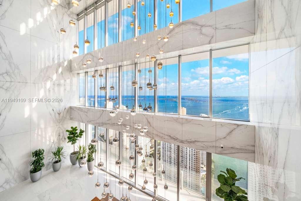 300 Biscayne Boulevard Way # 2307W