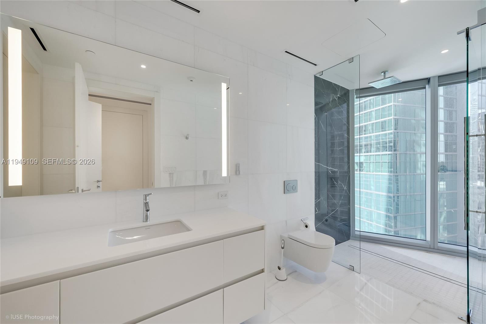 300 Biscayne Boulevard Way # 2307W