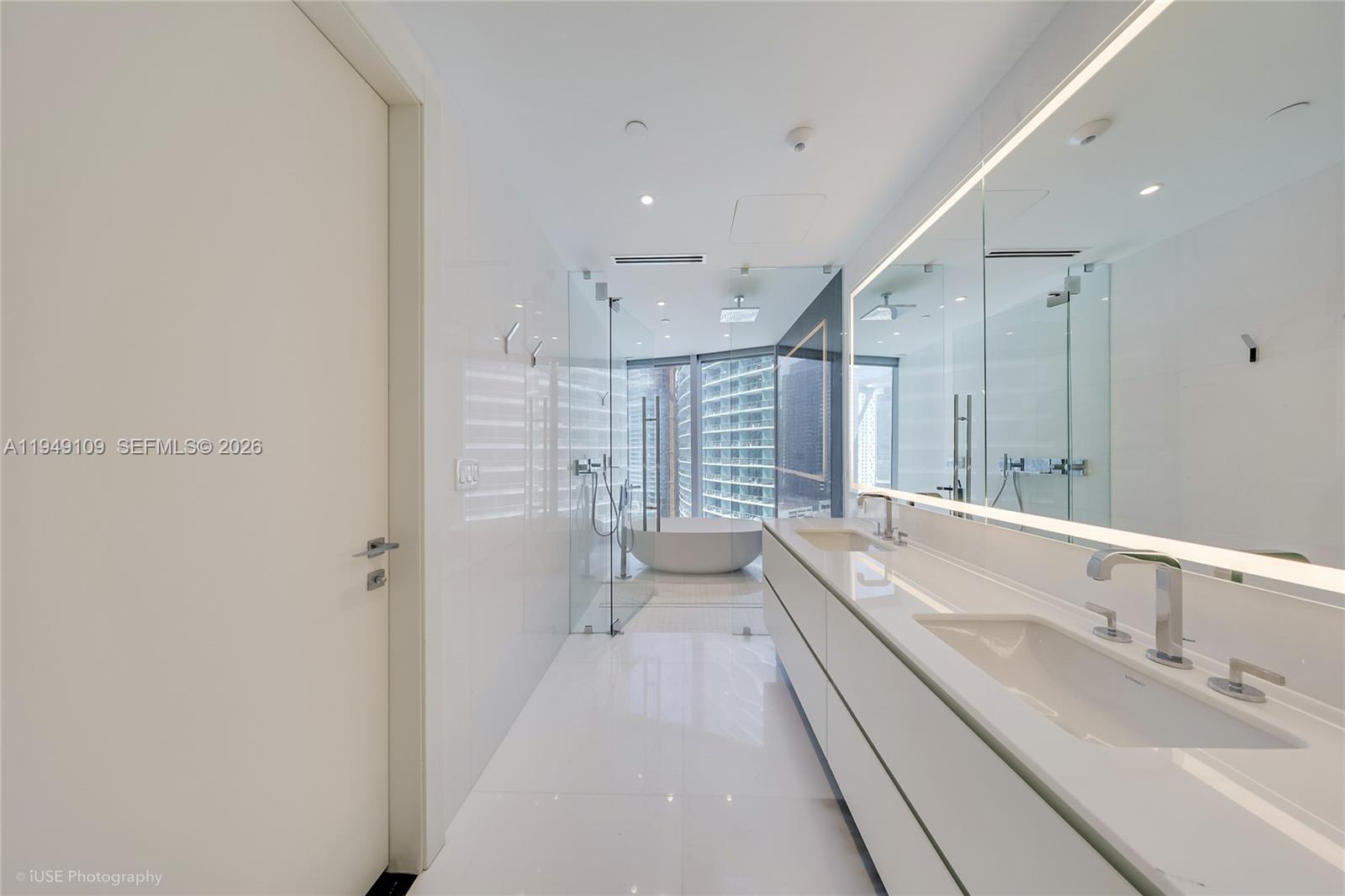 300 Biscayne Boulevard Way # 2307W