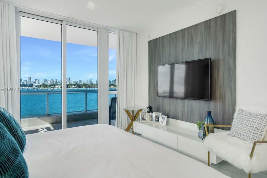 540 West Ave # 411