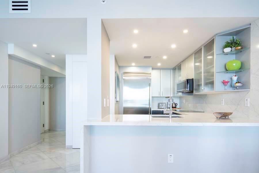 540 West Ave # 411