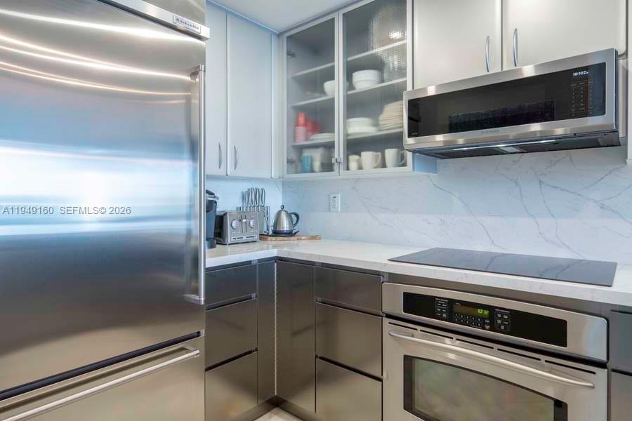 540 West Ave # 411