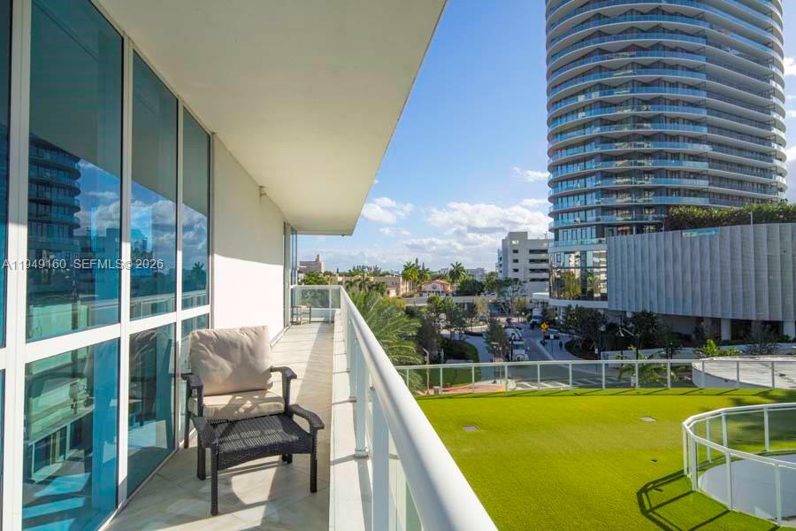 540 West Ave # 411