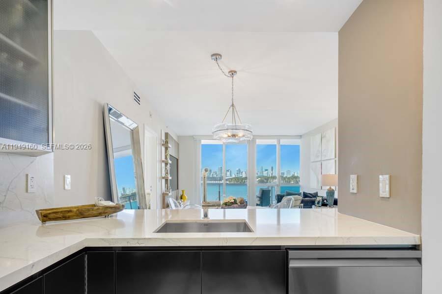 540 West Ave # 411