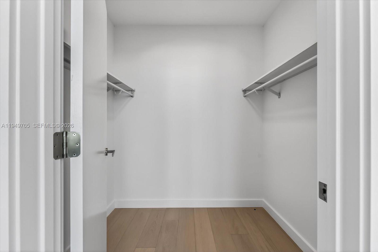 9201 E Bay Harbor Dr Unit: UPH02