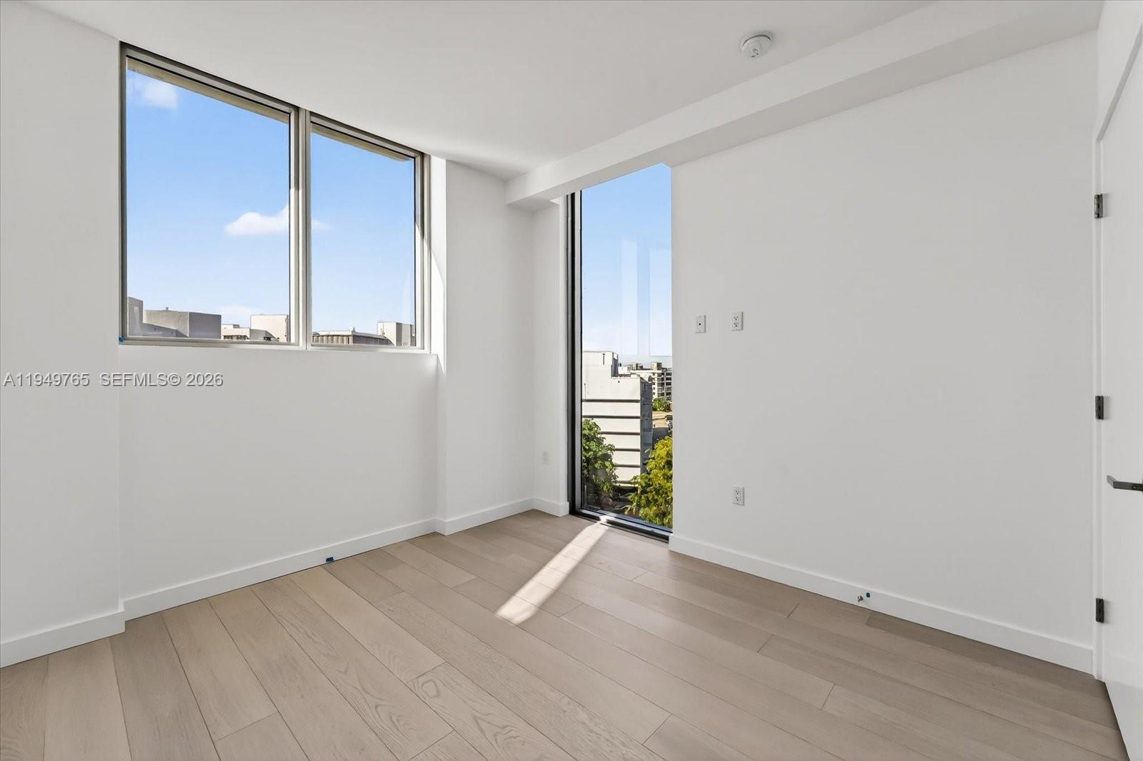 9201 E Bay Harbor Dr Unit: UPH02