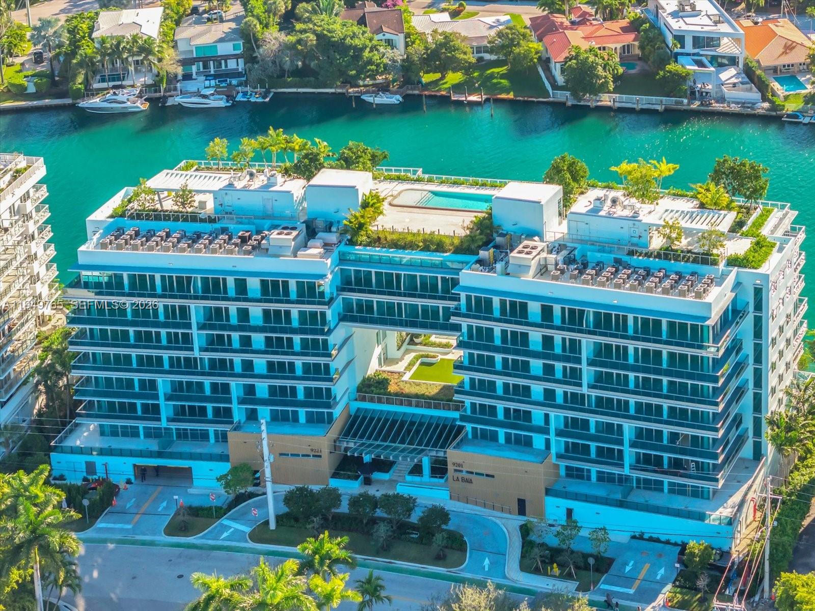 9201 E Bay Harbor Dr Unit: UPH02