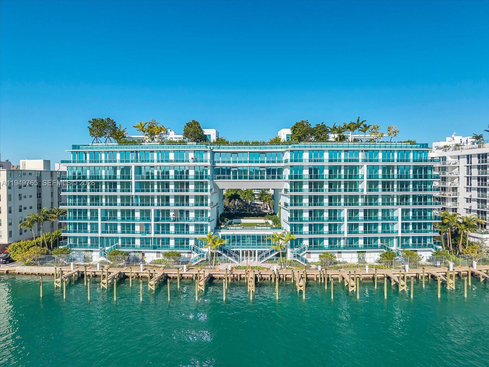 9201 E Bay Harbor Dr Unit: UPH02