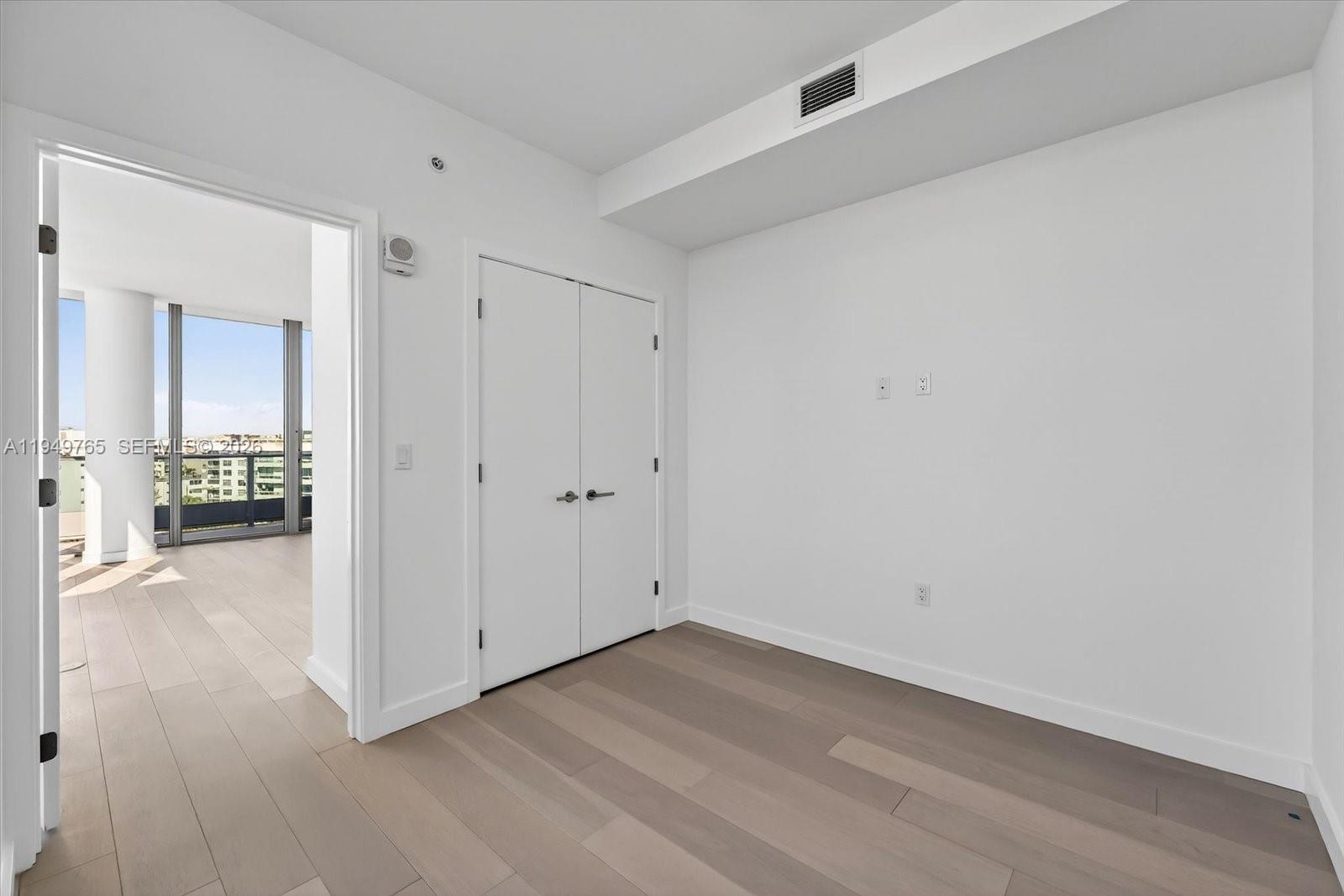9201 E Bay Harbor Dr Unit: UPH02