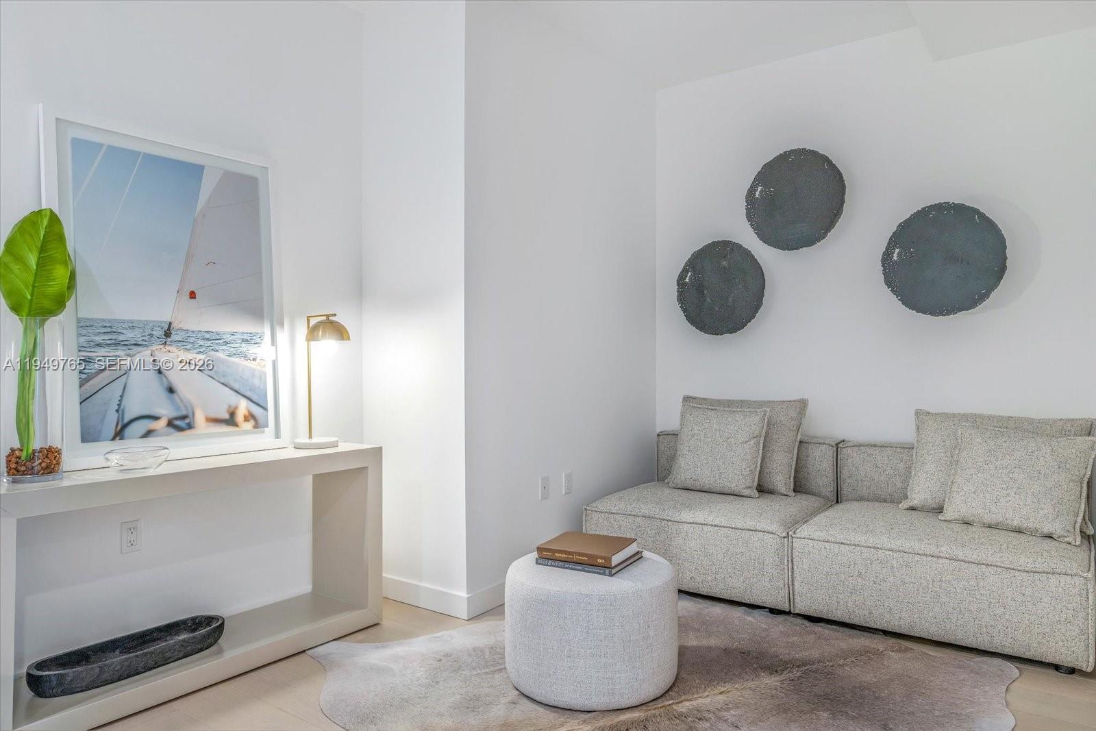 9201 E Bay Harbor Dr Unit: UPH02