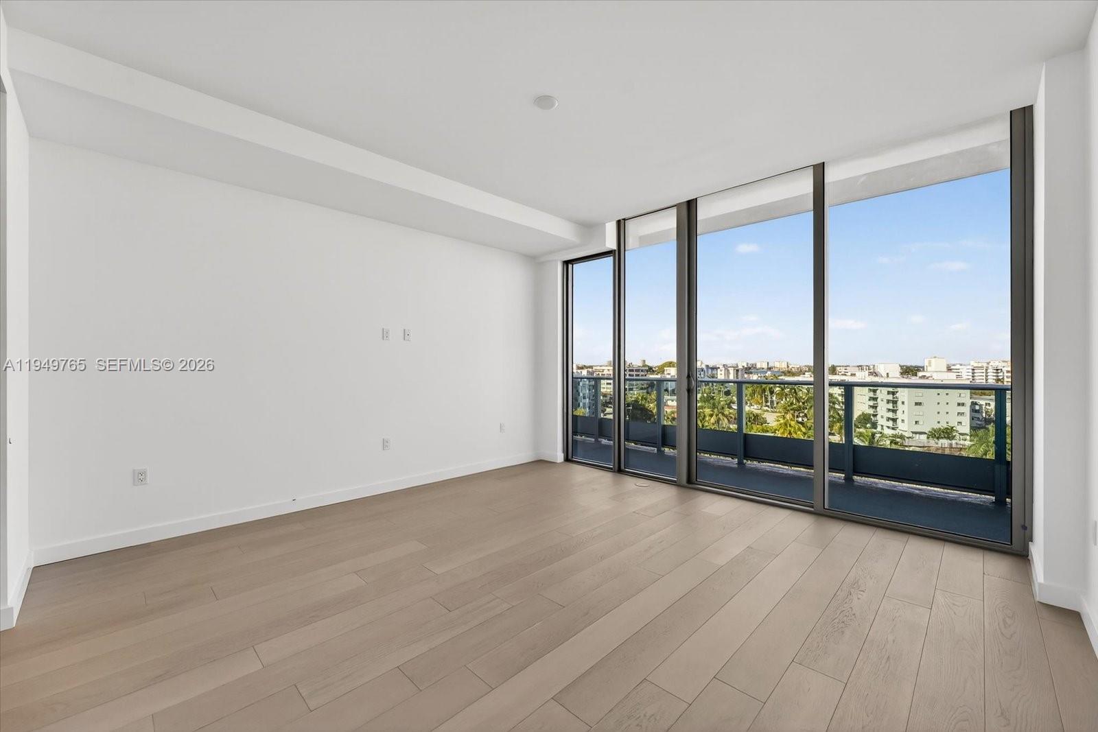9201 E Bay Harbor Dr Unit: UPH02