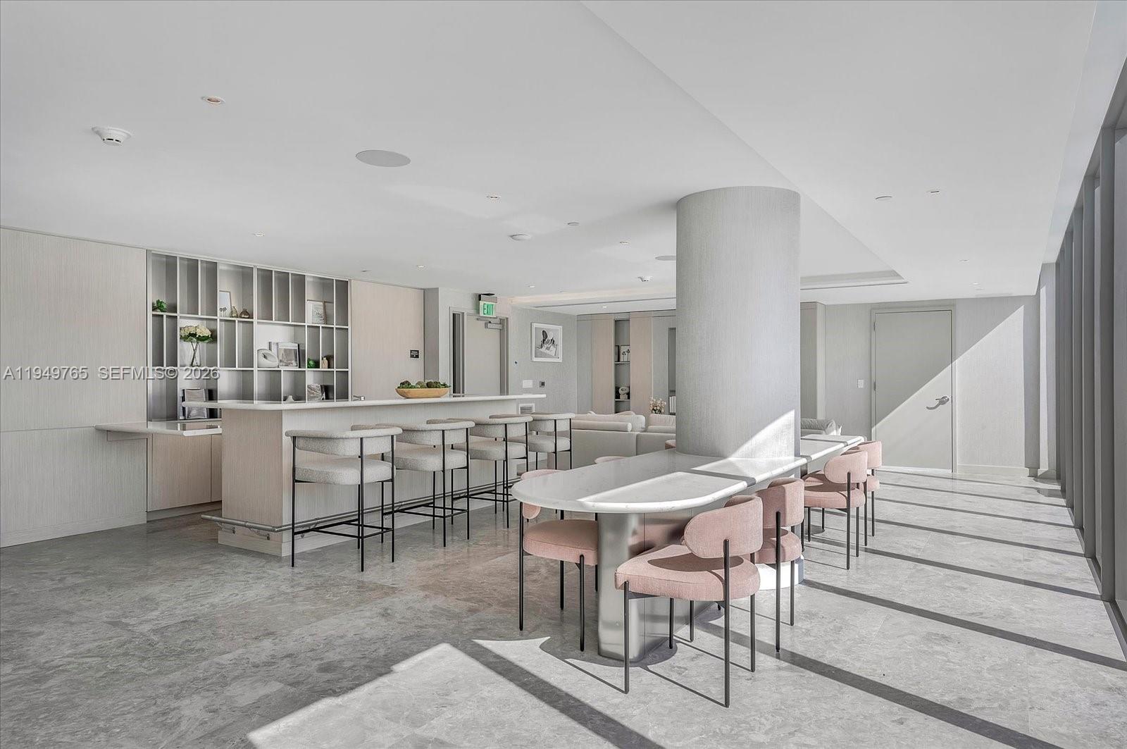 9201 E Bay Harbor Dr Unit: UPH02