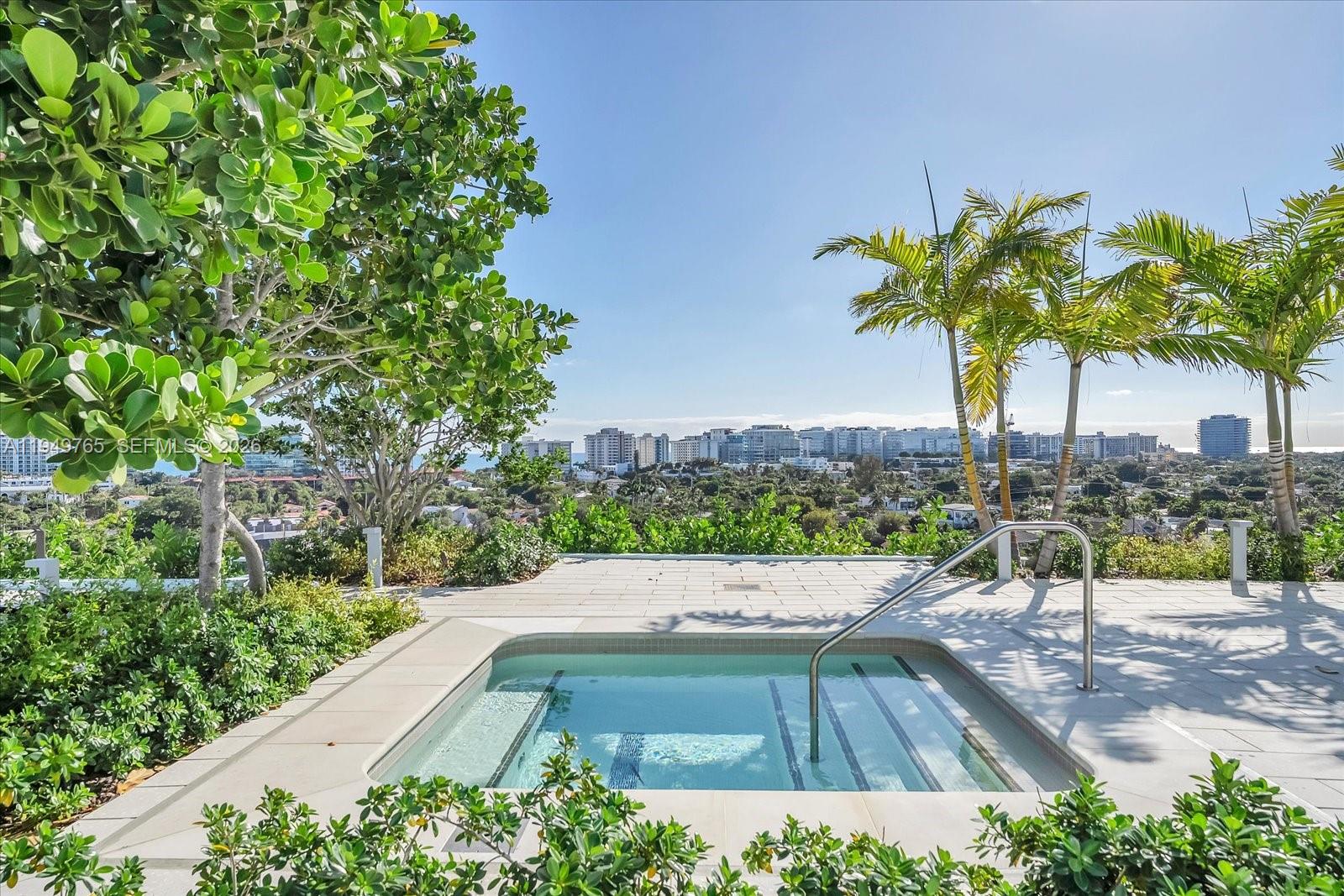 9201 E Bay Harbor Dr Unit: UPH02