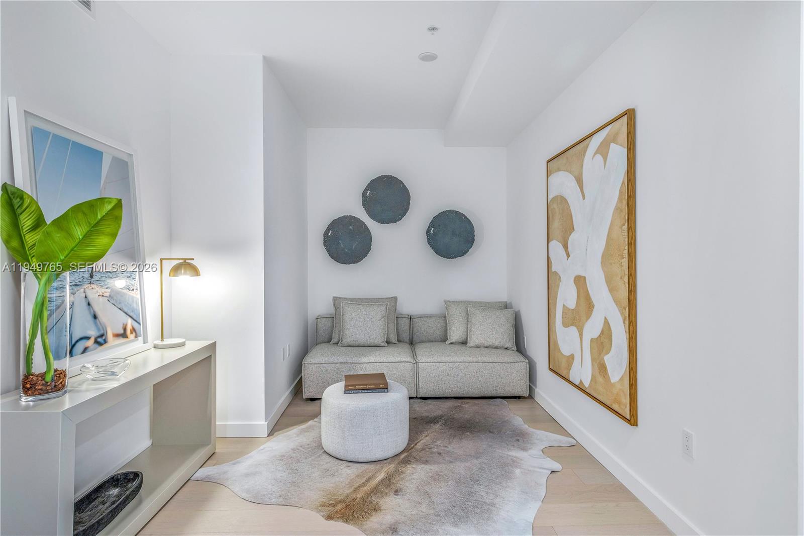 9201 E Bay Harbor Dr Unit: UPH02