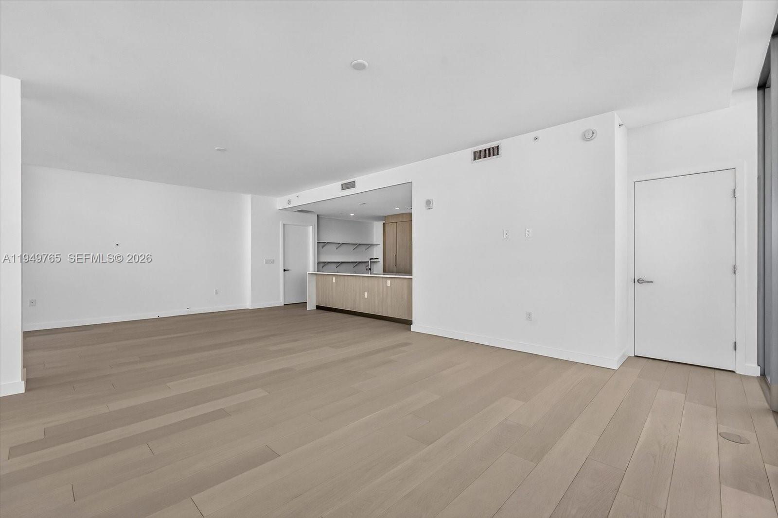 9201 E Bay Harbor Dr Unit: UPH02