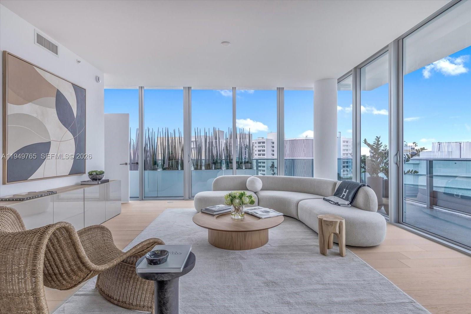 9201 E Bay Harbor Dr Unit: UPH02