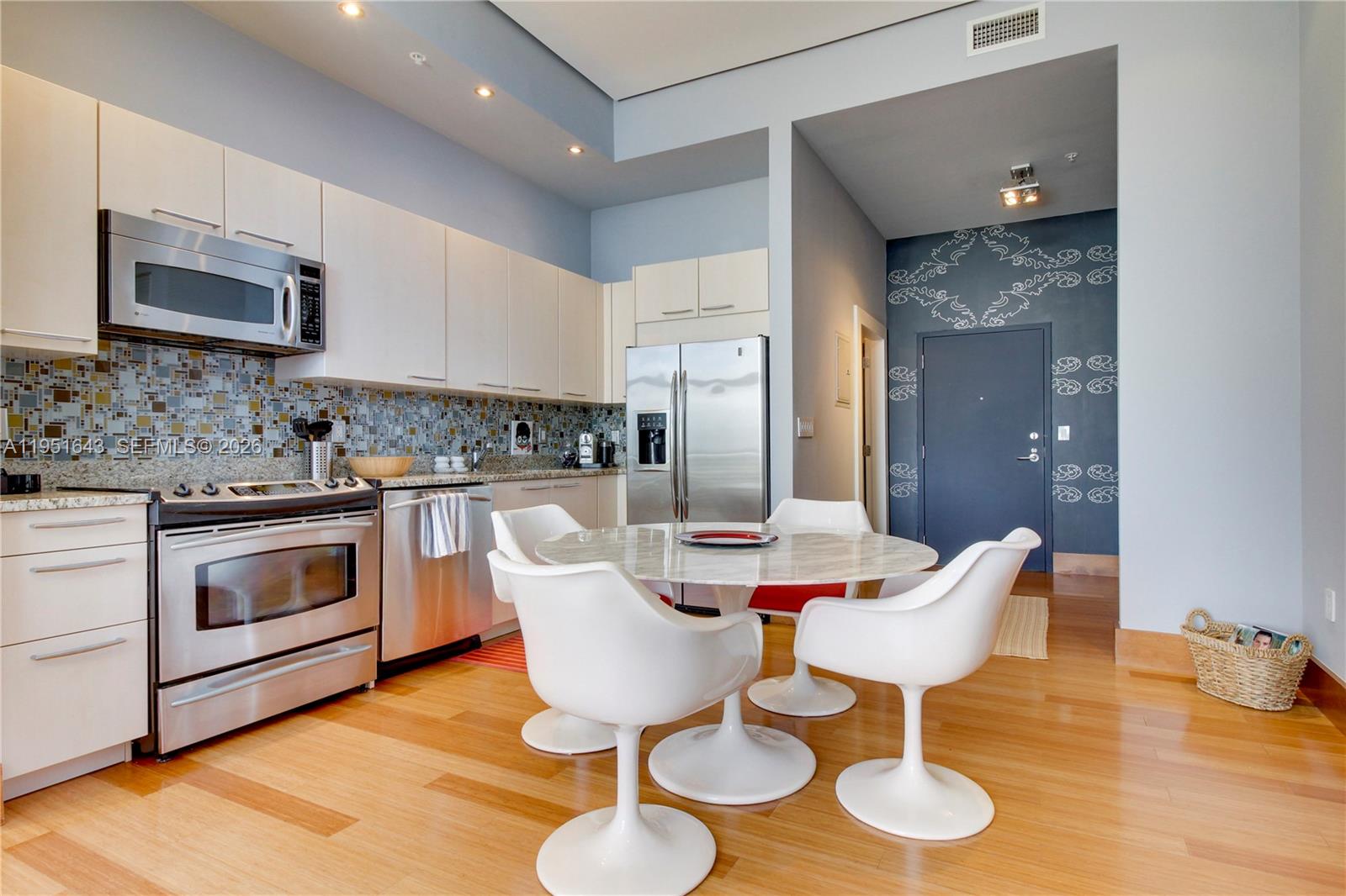 2001 Meridian Ave # 21 Unit: PH-21