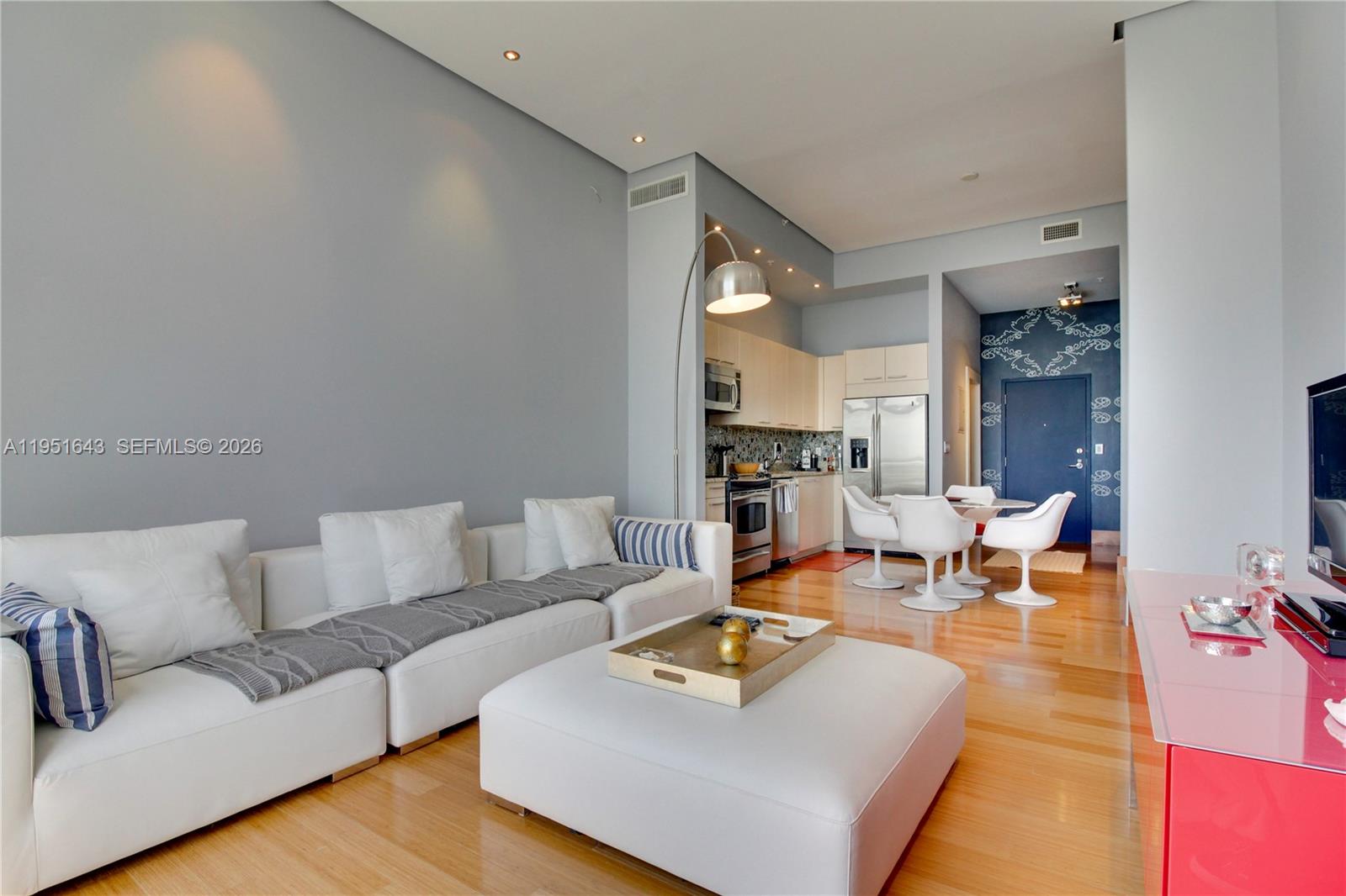 2001 Meridian Ave # 21 Unit: PH-21