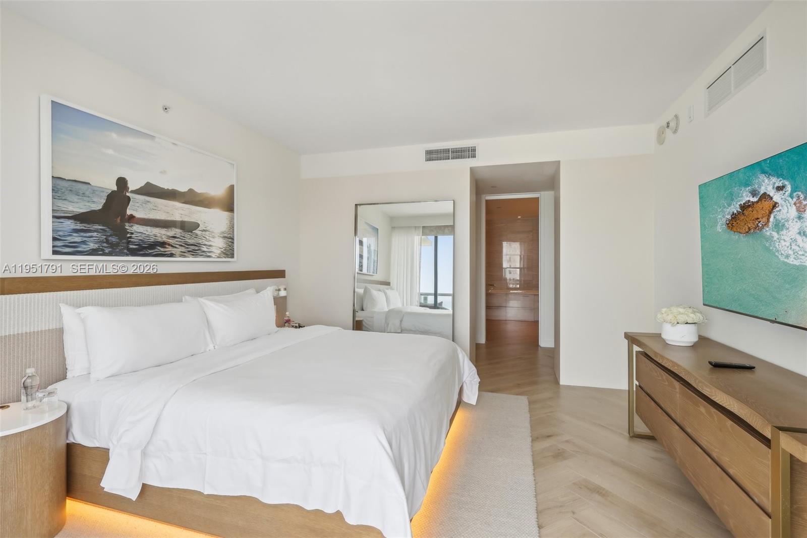 2201 Collins Ave # 1511