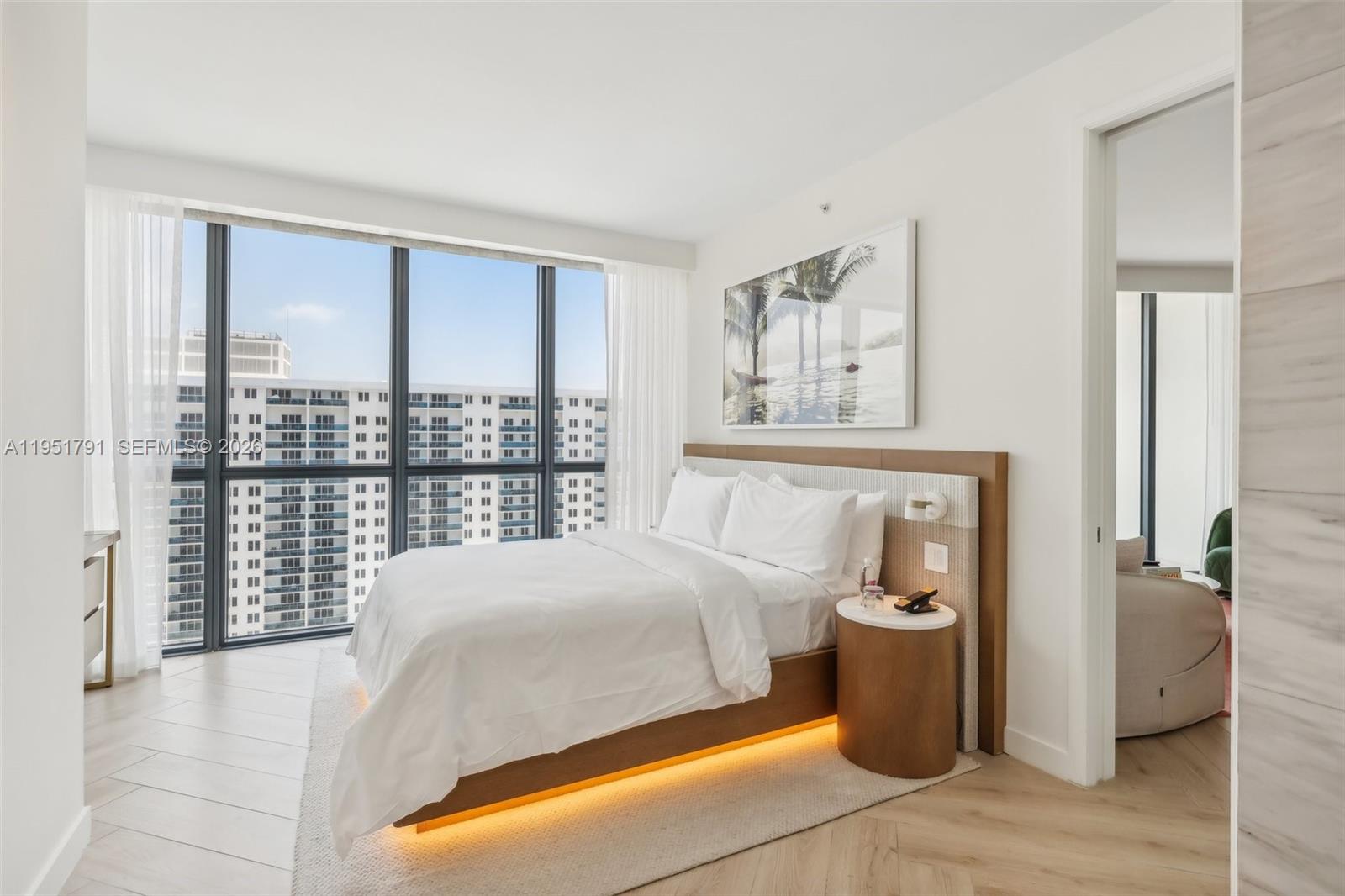 2201 Collins Ave # 1511