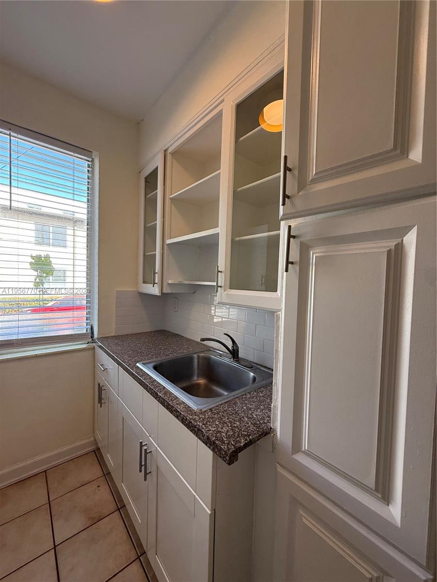 1361 Meridian Ave # 1
