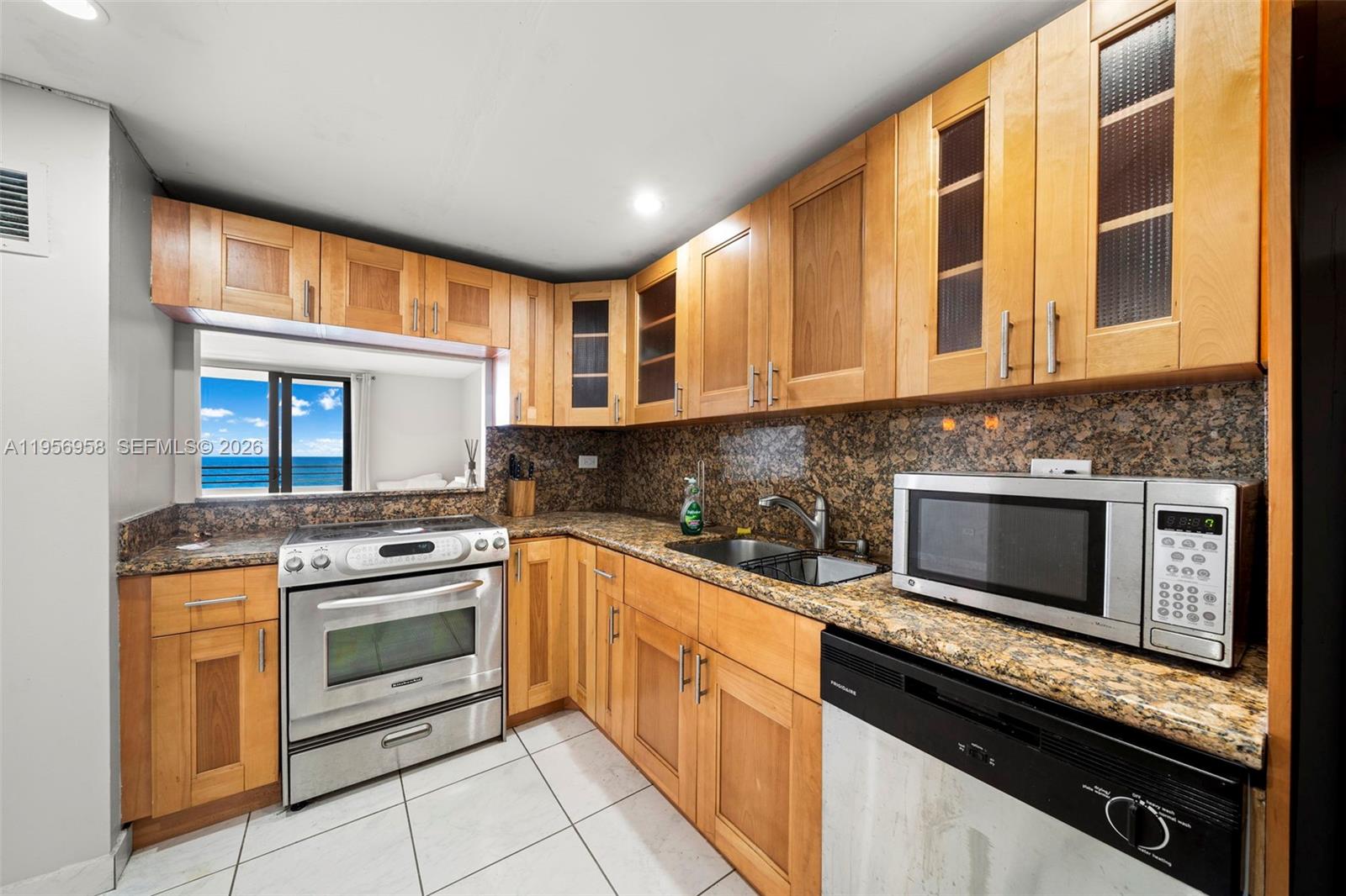 5555 Collins Ave # 6E