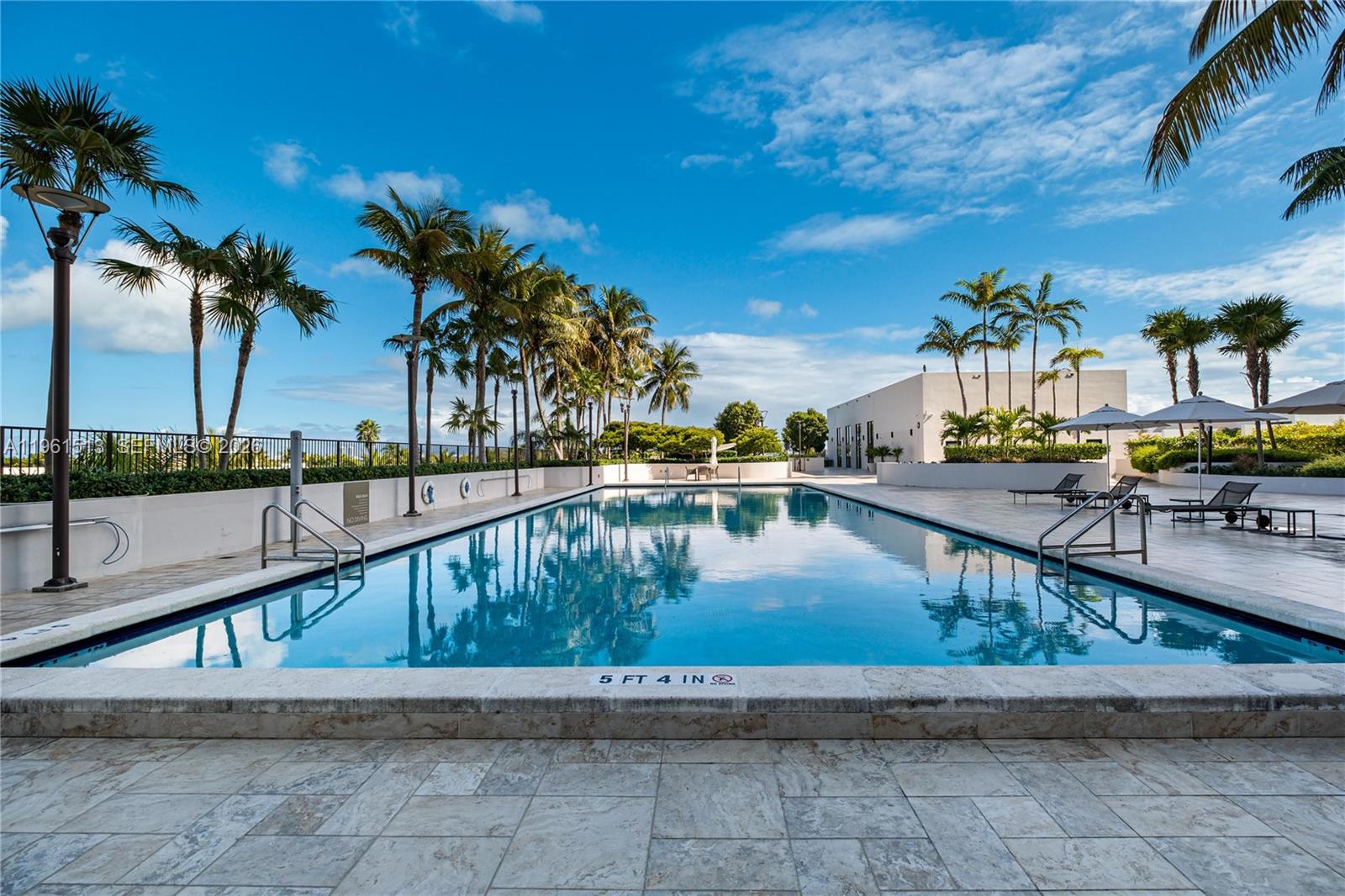 1000 Venetian Way # 403