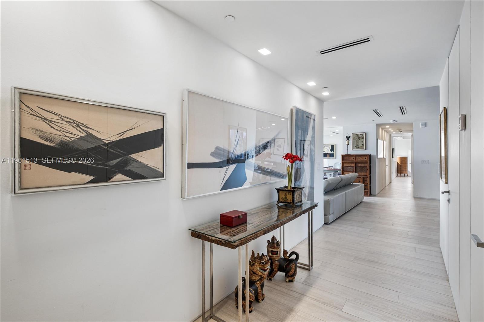 1000 Venetian Way # 403