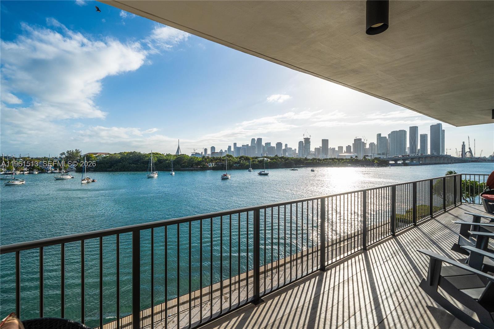 1000 Venetian Way # 403