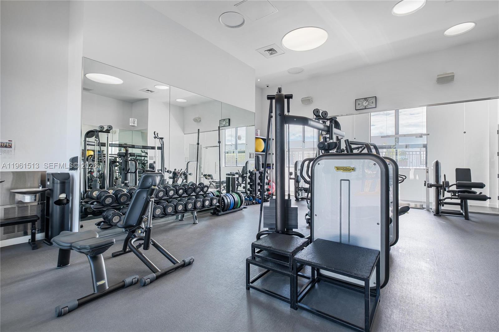 1000 Venetian Way # 403