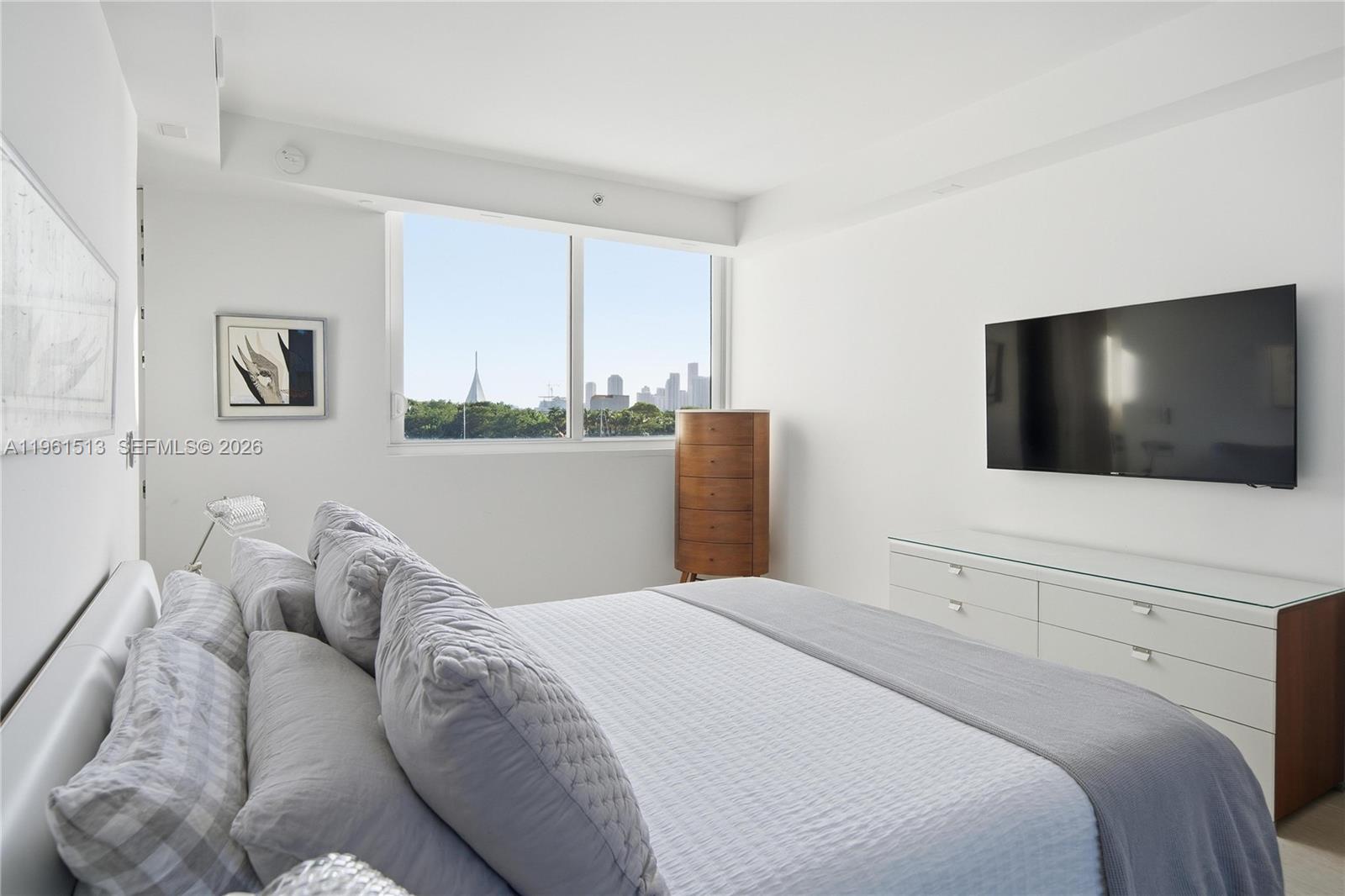 1000 Venetian Way # 403