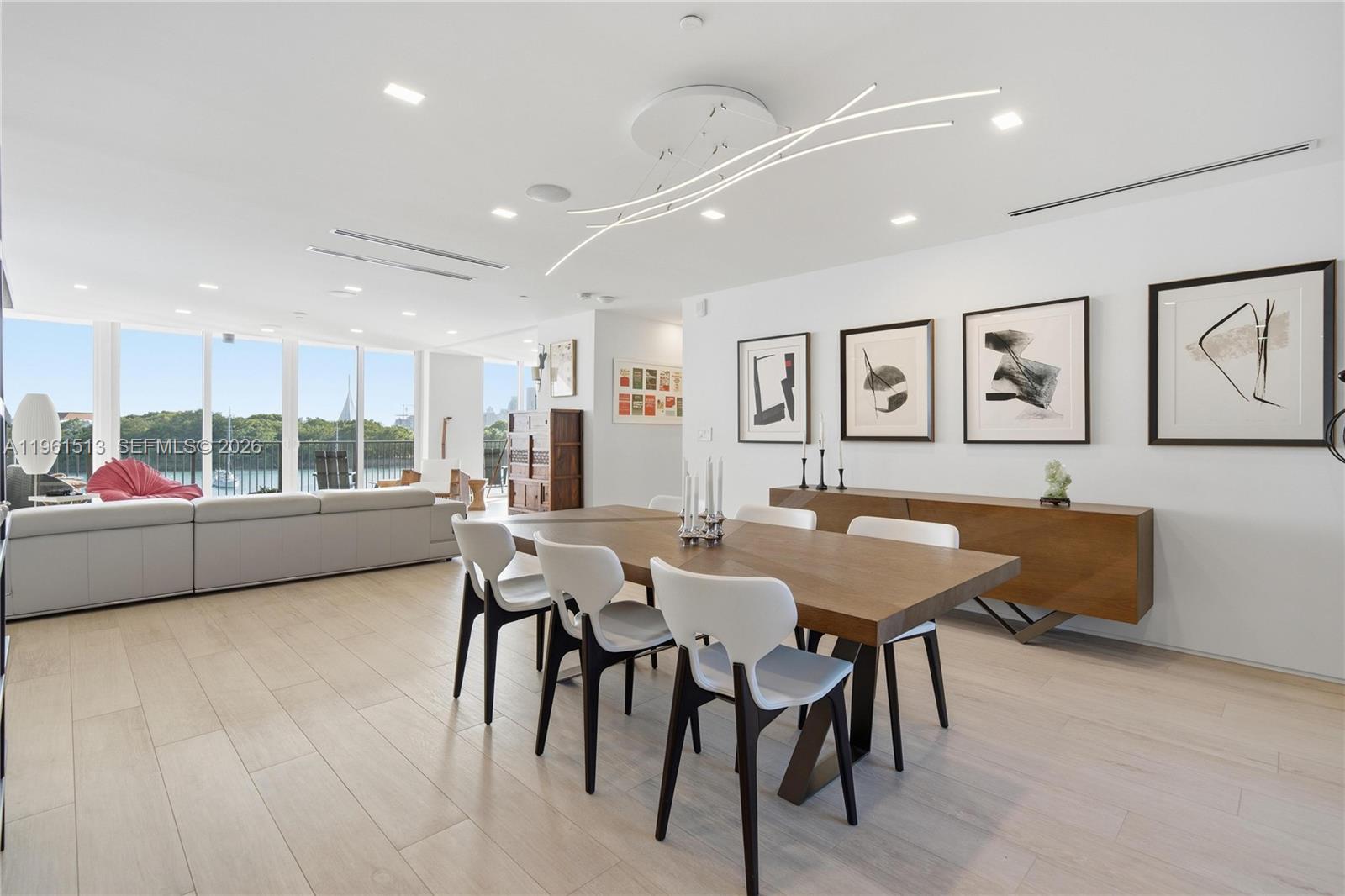 1000 Venetian Way # 403