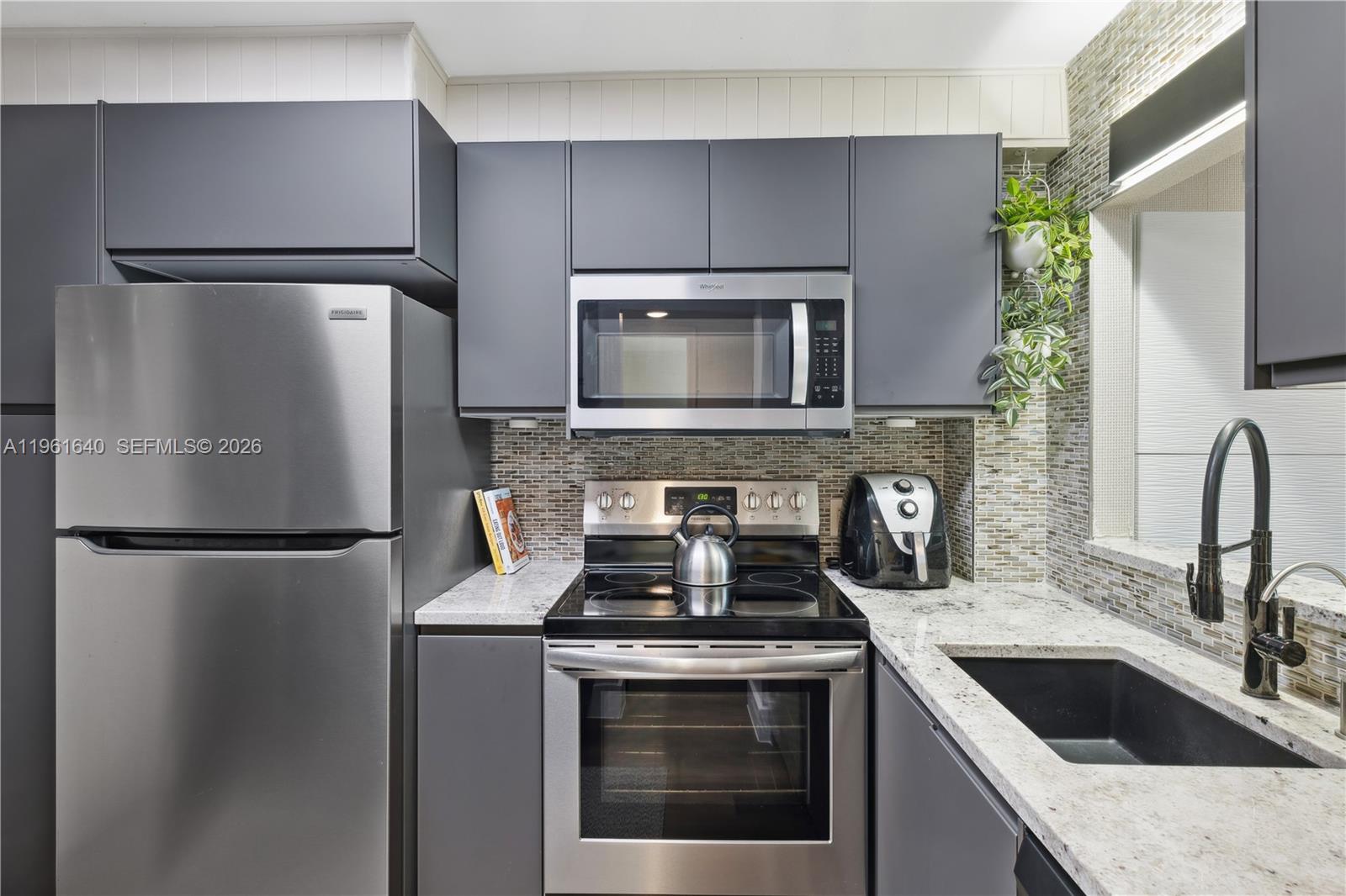 1020 Meridian Ave # 403