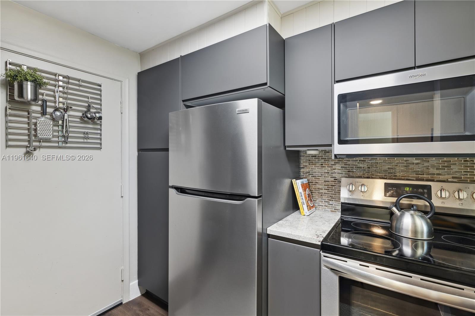 1020 Meridian Ave # 403