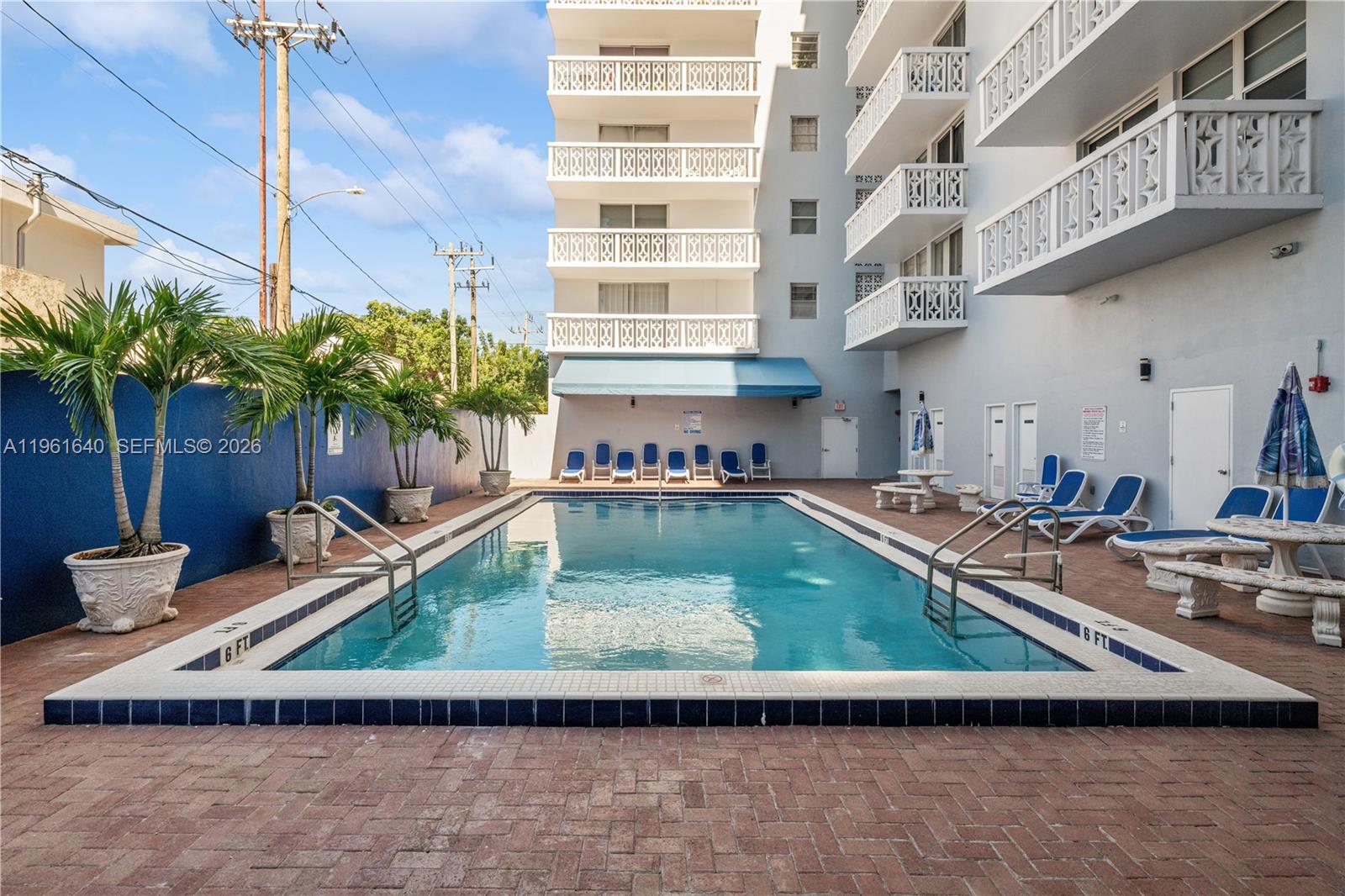 1020 Meridian Ave # 403