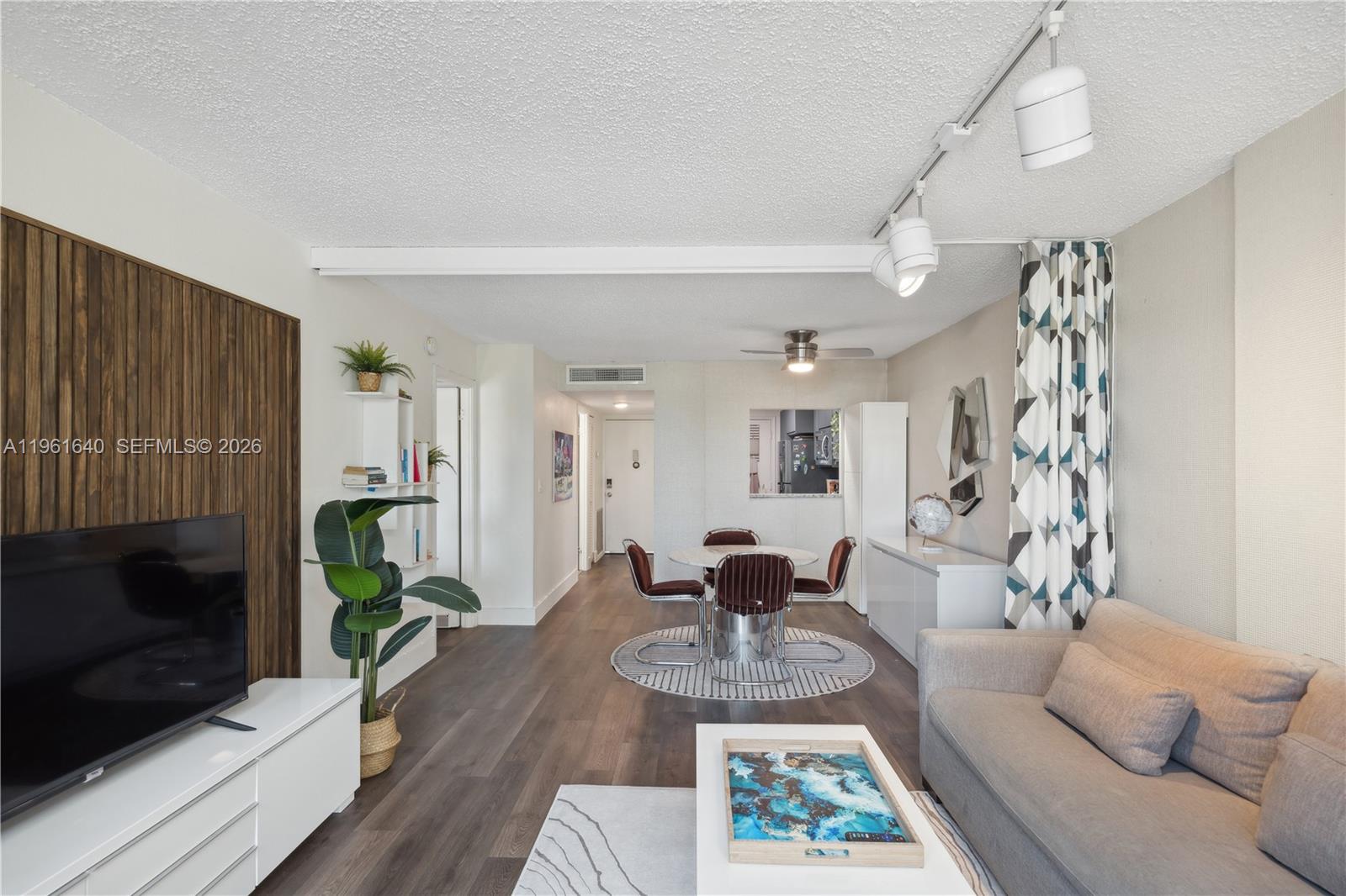 1020 Meridian Ave # 403